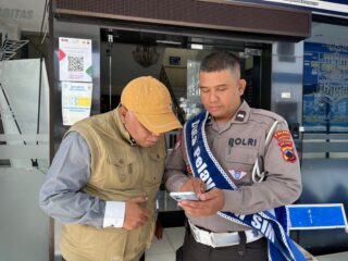 Satlantas Polres Karanganyar Sosialisasikan Aturan SIM kepada Pemohon Jelang Operasi Zebra Candi 2025