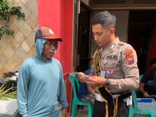 Polantas Menyapa: Edukasi Wajib Pajak Di Samsat Keliling Semarang