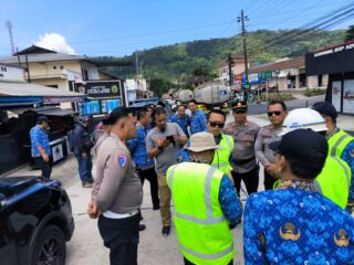 Jelang Nataru, Polres Karanganyar Cek Kesiapan Jalur Wisata Jalan Sudimoro - Ngargoyoso