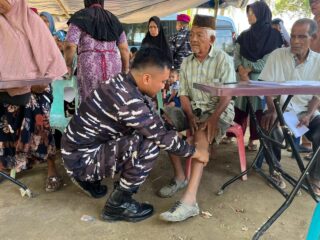 Awali Tahun Baru, TNI AL Terus Hadirkan Pelayanan Kesehatan dan Trauma Healing Bagi Masyarakat di Aceh