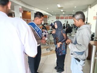Polantas Menyapa: Satlantas Polres Karanganyar Perkuat Pendampingan dan Pelayanan Prima STNK di Samsat