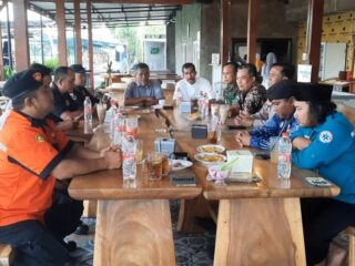 Ngopi Bareng Kapolsek Masaran, Muspika dan Relawan Perkuat Soliditas Jaga Keamanan Wilayah