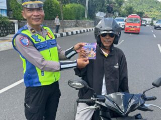 Sat Lantas Polres Wonogiri Gencarkan Sosialisasi Ops Keselamatan Candi 2026 di Jalan Diponegoro