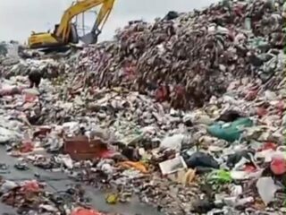 Masalah Lama Terulang: Longsor Sampah TPA Cipayung Tanpa Solusi, Pengelola Bungkam