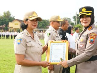 Kapolres Sragen Anugerahkan Penghargaan, 10 Personel Teladan dan 2 Warga Diapresiasi, Polsek Karangmalang Terbaik Januari 2026