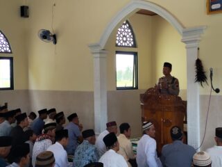 SI RATIB JUMATAN, Satlantas Polres Sragen Gaungkan Tertib Lalu Lintas dan Salurkan 25 Sak Semen untuk Masjid An Nahdhoh