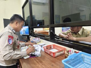 Polantas Menyapa: Satlantas Karanganyar Tingkatkan Pelayanan Administrasi BPKB Secara Cepat dan Transparan