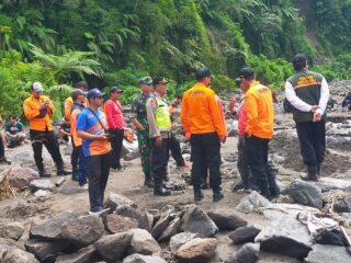 Polsek Selo Bersama Tim Gabungan Berhasil Temukan Korban Banjir Kali Apu*