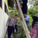 Angin Puting Beliung Rusak SDN 2 Jeporo, Polisi dan Warga Gotong Royong Bersihkan Puing