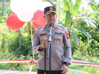Simbol Sinergi dan Gotong Royong, Kapolres Temanggung Resmikan Jembatan Merah Putih di Kelurahan Madureso