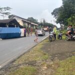 Quick Respon 110, Polisi Sigap Tangani Truk Terguling di Jalur Wonogiri–Ponorogo