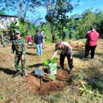 Wujudkan Kelestarian Lingkungan, Polisi Bersama Warga Sukseskan Program Jepara Menanam