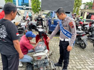 Pelayanan Cek Fisik Samsat Karanganyar Makin Cepat dan Humanis, Warga Antusias Urus Administrasi Kendaraan