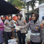 Rayakan Waisak 2570 BE, Polresta Pati, Brimob dan Klenteng Hok Tik Bio Bagikan 1.500 Porsi Makan Gratis untuk Warga*