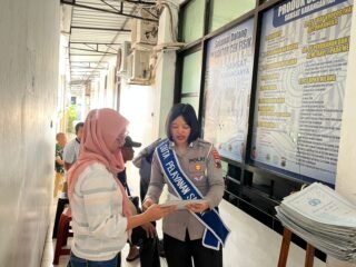Pelayanan Samsat Karanganyar Berjalan Lancar, Satlantas Hadir Berikan Kemudahan bagi Masyarakat
