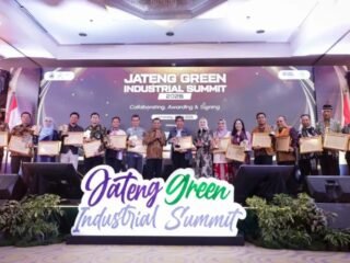 SMKN 5 Semarang Raih Penghargaan Sekolah Teraktif Pendukung Program Rengganis Mengajar pada Jateng Green Industry Summit 2026