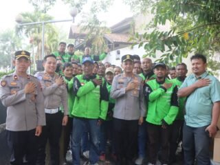 Sambangi Ojek Online, Kapolres Semarang ajak dialog Kamtibmas.