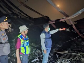 Polisi Amankan Lokasi Kebakaran Pasar Desa Sedo Demak