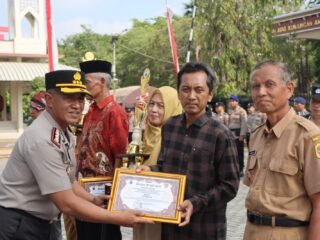 Polresta Pati Beri Penghargaan Satkamling Terbaik, Kapolresta Pati Dorong Gotong Royong Jaga Kamtibmas*