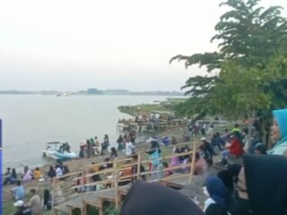 DEMI MERAUP KEUNTUNGAN BESAR, KEAMANAN KESELAMATAN PENGUNJUNG WISATA HONAY WADUK CENGKLIK DIABAIKAN PENGELOLA
