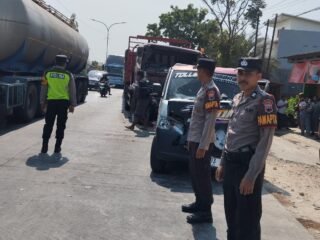 Diduga Rem Blong, Truk Hino Picu Tabrakan Beruntun di Kudus