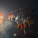 Bus PO Tunggal Dara Terbakar di Tol Bawen-Ungaran, 14 Penumpang Berhasil Dievakuasi.